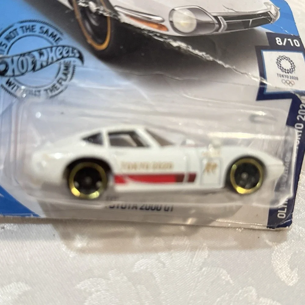 2020 HOT WHEELS TOKYO 2020 WHITE TOYOTA 2000 GT, OLYMPIC GAMES 8/10,